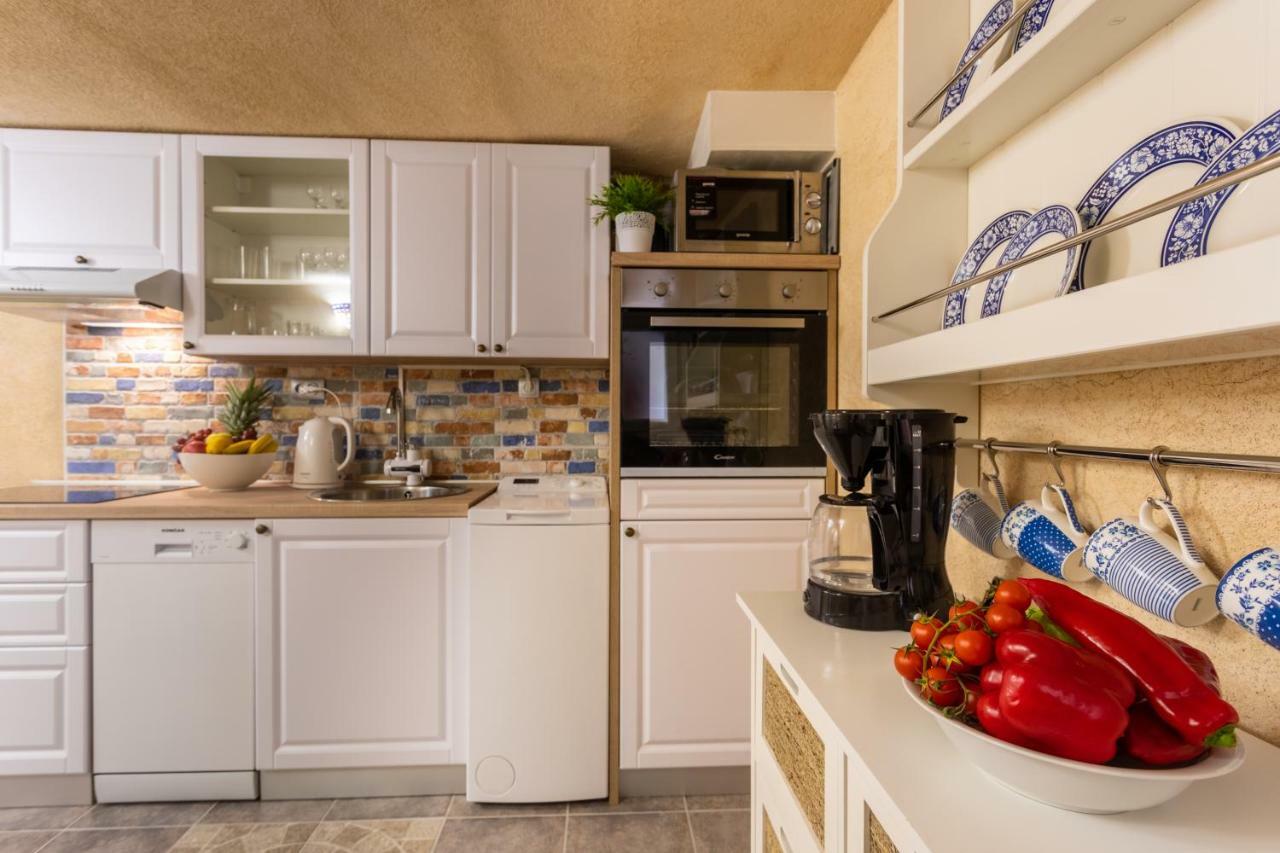 Apartman Verbenia Vrbnik Eksteriør billede