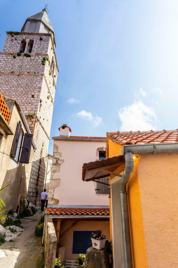 Apartman Verbenia Vrbnik Eksteriør billede