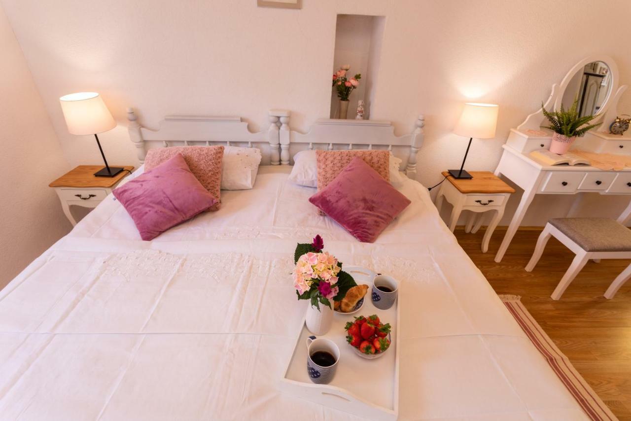 Apartman Verbenia Vrbnik Eksteriør billede